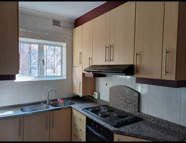 4 BEDROOM HOUSE FOR SALE IN CROSSMOOR